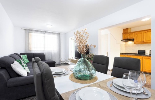 Buenavista del Norte Chalet De Esquí | TenoHomes Ocean-View Family Home with Solarium