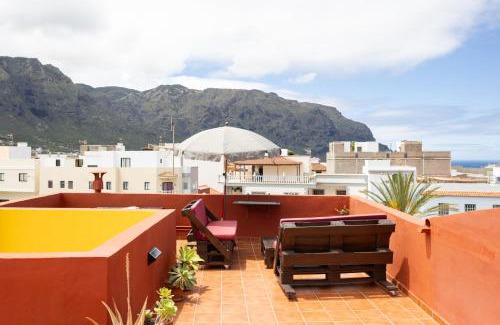 Buenavista del Norte Casa | TenoHomes Rustic House with Terrace & Nature Views