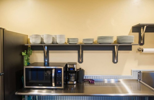 Emigrant Alquiler De RV | Tent # 6 @ Tiny Town Campground- Boutique camping