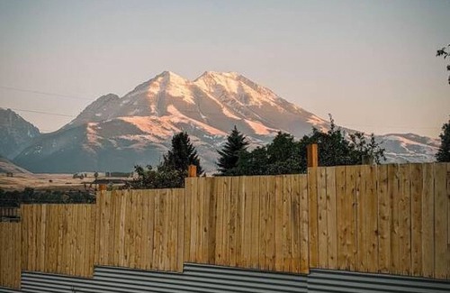 Emigrant Alquiler De RV | Tent # 6 @ Tiny Town Campground- Boutique camping