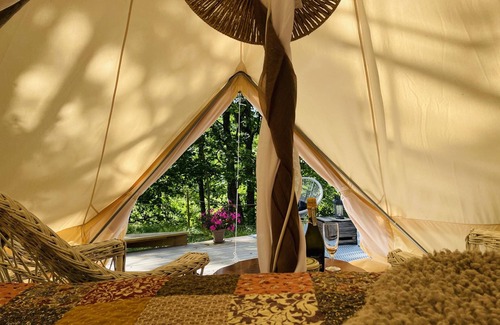 Mariefred Cabina | Tent Romantica, a b&b in a Luxury Glamping Style