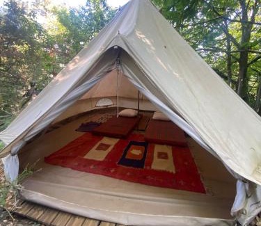 Dompnac Otro | Tente tipi en forêt de châtaigniers