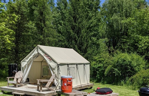 Walden Alquiler De RV | Tentrr Signature Site - Pastoral Paradise on 42-Acre Farm Close to NYC