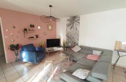 Centre-Ville Apartamento | TERLA Bel Appartement 3 Pieces Clim & Parking