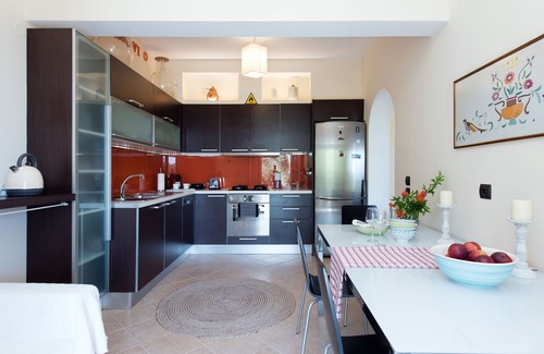 Spartylas Casa | Terra Rossa 2BD Holiday Home with Seaview - 3 km from Ipsos