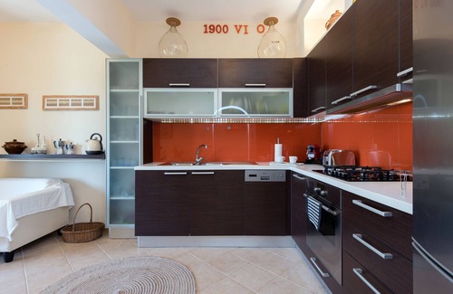 Spartylas Casa | Terra Rossa 2BD Holiday Home with Seaview - 3 km from Ipsos