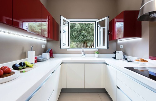 Spartylas Casa | Terra Rossa Holiday Home with Seaview by Konnect - 3km from Ipsos