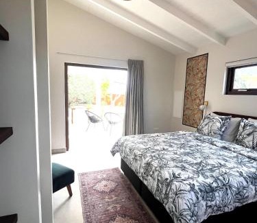 Santa Rosa Apartamento | Terra77 Tropical vacation home, private garden, pool, parking and BBQ