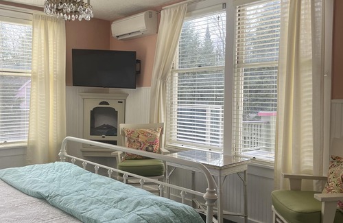 Bay View Hotel | Terrace Inn and 1911 Restaurant