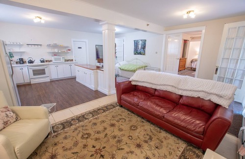 Bay View Hotel | Terrace Inn and 1911 Restaurant