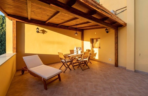 Lajatico Apartamento | Terrace on the Sunset of Silence. Apartment in the center of Lajatico