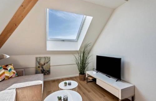 Bruckmuehl Apartamento | Terralpin Apartments - Charmante DG Wohnung mit Balkon