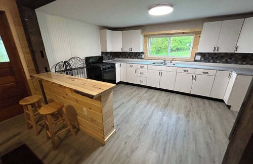 Canaseraga Casa | Terrific 2-bedroom house in Birdsall NY. A half mile from the Birdsall Inn.