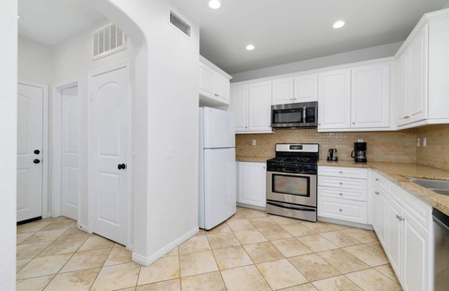 Chino Casa | Terrific 3-bedroom house with AC in charming Chino