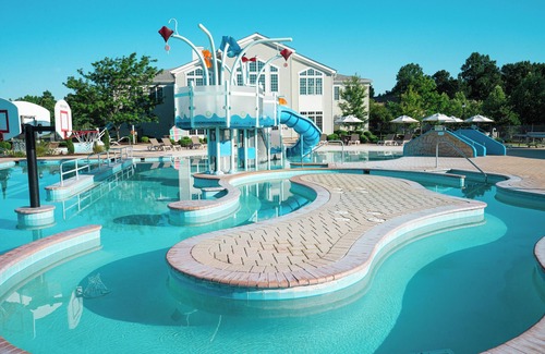 Williamsburg Condominio | Terrific 4-bedroom condo in the Colonies Resort in Williamsburg, VA
