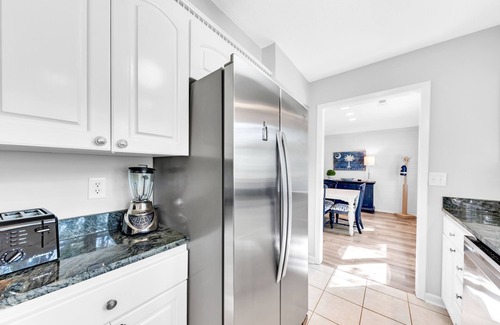 Tarpon Pond Casa | Terrific 4 BR/2BA Tarpon Cottage! Great Location! Amenity Cards!