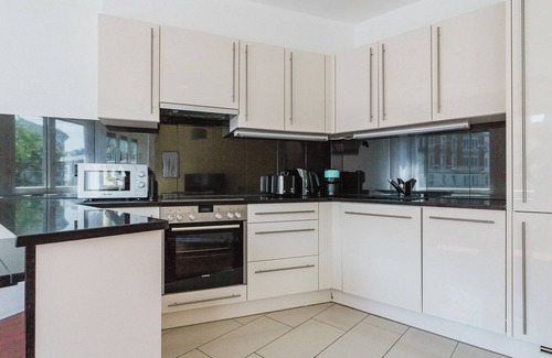 Sihlfeld Apartamento | Terrific Wiedikon 2BR w/ W/D, near Market & Old Town, by Blueground