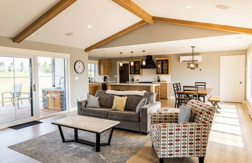 Granville Casa | Texadians Clubhouse with River Access