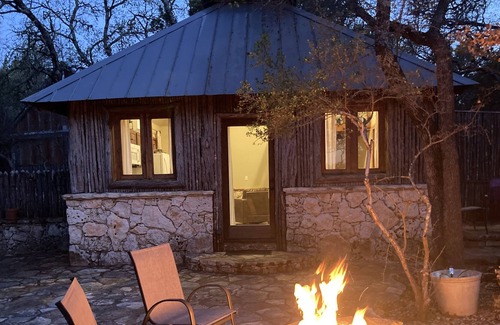Round Mountain Apartamento | Texas Hill Country Ranch Wildlife Fire Pit Full Kitchen Close to Parks