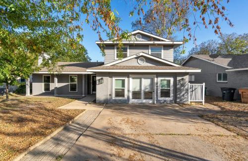 Sweetbriar Casa | Texas Retreat Music Vibes & Game Room!