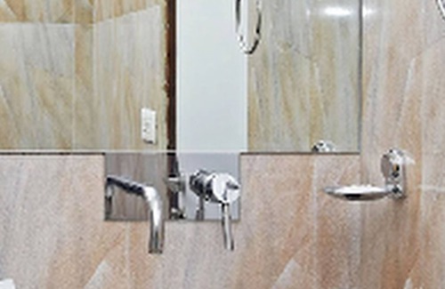 Jaipur Hotel | TGI Apple Inn