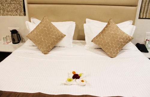 Jaipur Hotel | TGI Apple Inn