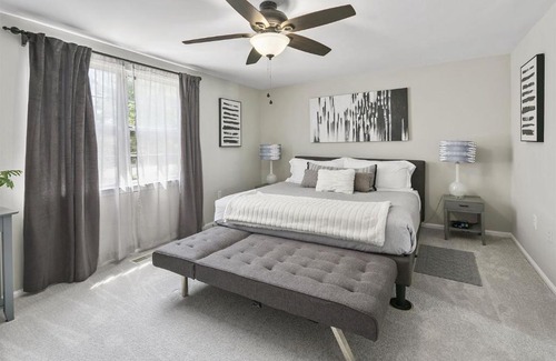 Countryside Casa | TH in No VA, 40 Mins to DC, Pets OK, Fast WiFi