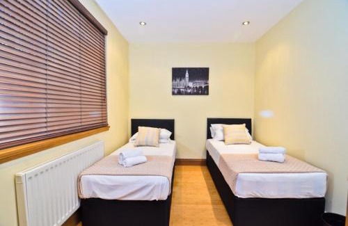 Evelyn Casa | Thames View House Surrey Quays
