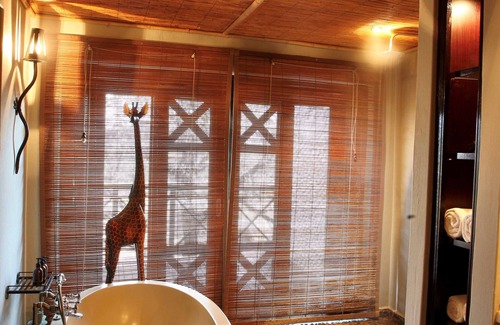 Hluhluwe Cabina | Thanda Safari