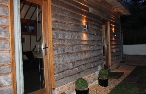 Clifton Hampden Casa | Granero con tejado de paja con vistas al río Támesis