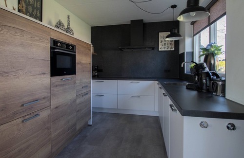 Makkum Villa | Villa con techo de paja junto al IJsselmeer
