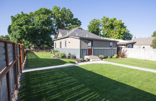 Riverfront Casa | Totalmente remodelado y sin mancha. La casa 1400 3bed / 2 bath - Wifi / Cable / AC