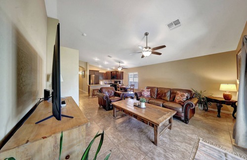 Laveen Village Casa | The 27th Street Retreat - 4BR w/ Yard - Sleeps 10
