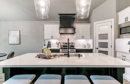 Broken Arrow Casa | The 47th Street Retreat