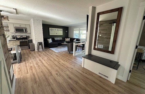 Grand Marais Casa | The 8's, farmhouse chic 4-bedroom w/ garage access in Grand Marais, pet friendly