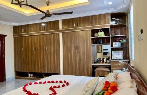 Tamale Casa | The African Palace- Free Airport Pick up - High Speed Starlink WiFi - Car Rental