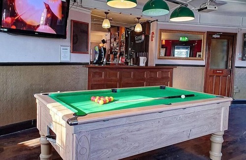 London Borough of Hounslow Cama Y Desayuno | The Airman