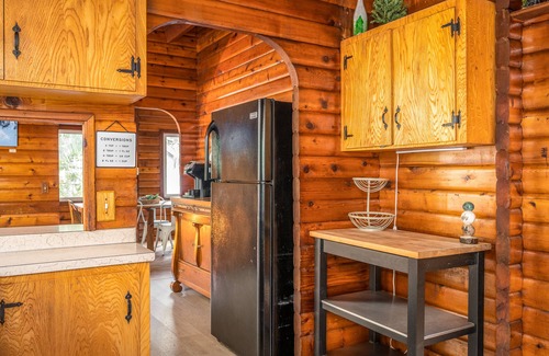 Marmot Casa | The Alder Lodge - Hot tub, shuffleboard, air hockey, bbq, dogs-ok