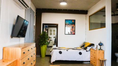 Rio Piedras Casa | The Alexa tiny apartment city view for 3 guests