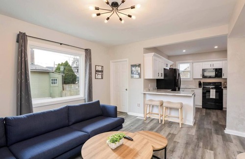 Merion Village Casa | The Alley House - 4BR with Hot Tub