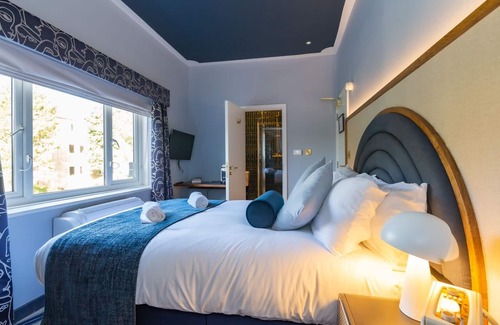 Canford Cliffs Hotel | The Anchorage