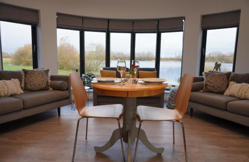 Newark Apartamento | The Angel - Luxury Lakeside Lodge