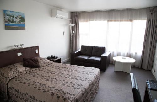 Lower Hutt Hotel | The Angus Hotel