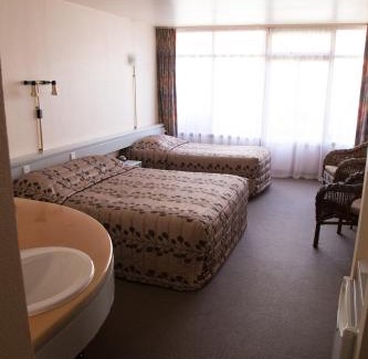 Lower Hutt Hotel | The Angus Hotel