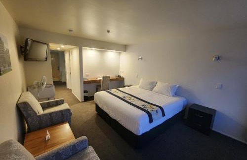 Lower Hutt Hotel | The Angus Hotel