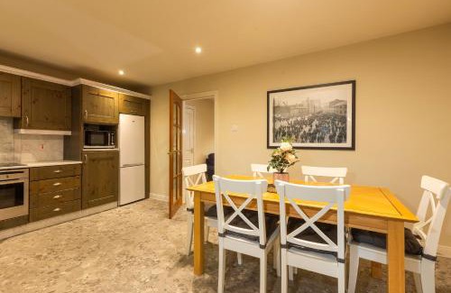 Ormeau Casa | The Annadale - Luxury 3 bd House - Gold Short Term Stays