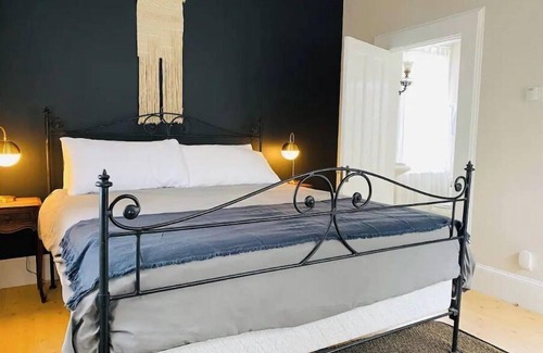 Fort Bragg Hotel | The Annex Room at the Historic Weller House!!
