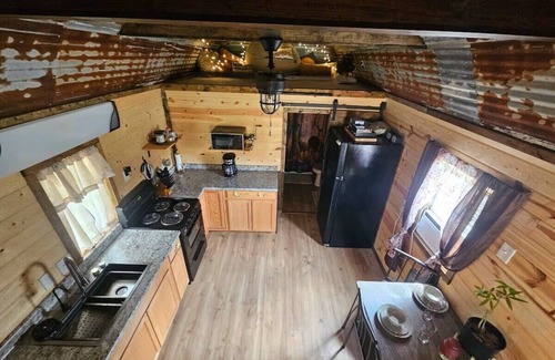 Leblanc Cabaña | The Antler Nook - tiny home on 30 peaceful acres!