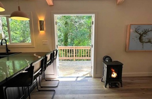 Nevada City Cabina | The Antler - Steps to Downtown NC