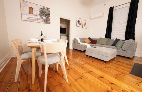North Adelaide Casa | Chic Nth Adelaide 3BR | Prime Location + 10% Off Fine Dining Opportunity